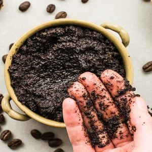 اسکراب قهوه لایه بردار قوی بدن دکتر مینایر
